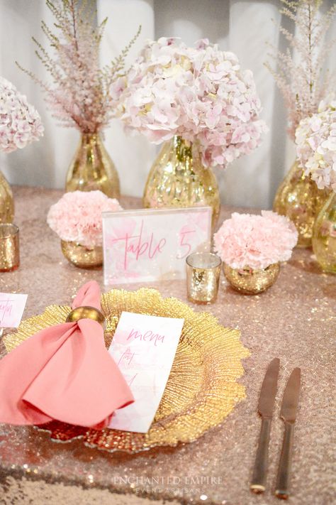 Pink And Gold Wedding Table Setting, Rose Gold And Pink Wedding, Pink And Gold Place Settings, Blush Cream Gold Wedding Table Settings, Bridal Shower Decorations Gold Blush Pink Table Settings, Blush Table Setting, Gold And Blush Pink Wedding, Wedding Plate Setting Rose Gold, Rose Gold Charger Plates