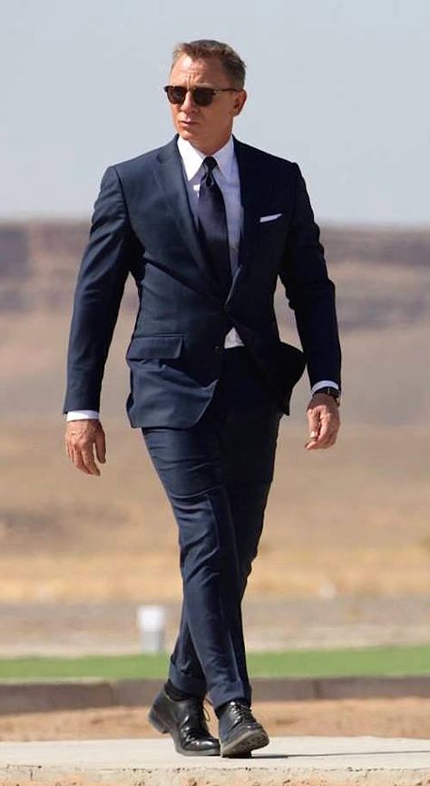 007 Aesthetic, Daniel Craig Suit, Daniel Craig Spectre, Daniel Craig Bond, James Bond Outfits, James Bond Suit, Daniel Craig Style, Bond Outfits, Bond Spectre