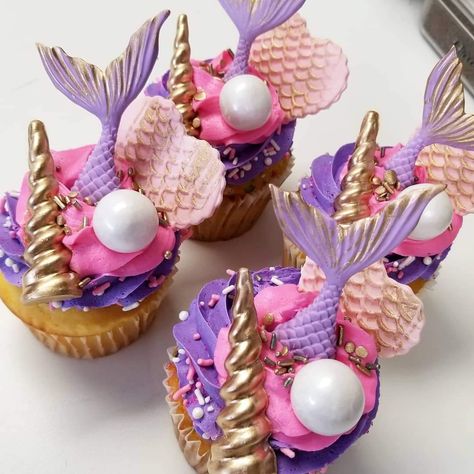 Cupcakes Decoration Mermaid, Mermaid Theme Cupcakes, Pastel Mermaid Cupcakes, Cupcake Mermaid, Pink And Purple Mermaid Cupcakes, Mermaid Baby, Mermaid Baby Showers, Mermaid Under The Sea, Mermaid Theme Party