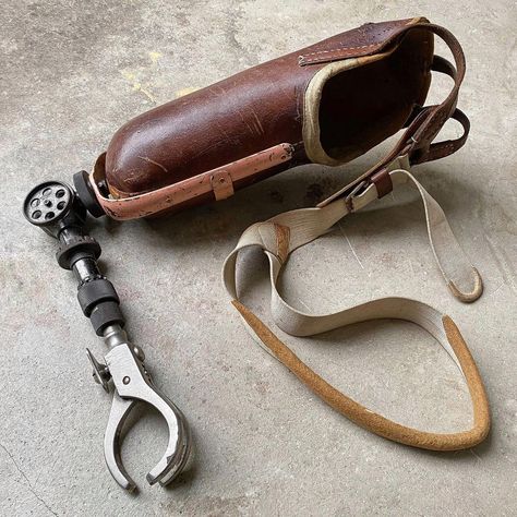 C U R I O S I T I E S Antique 1930’s prosthetic arm & leg, the perfect oddities to add to your medical… | Instagram Dnd Prosthetic Arm, Steampunk Prosthetic, Medical Instagram, Prosthetic Arm, Reference Board, Prosthetic Leg, Oc Inspo, Instagram C, Medical Illustration