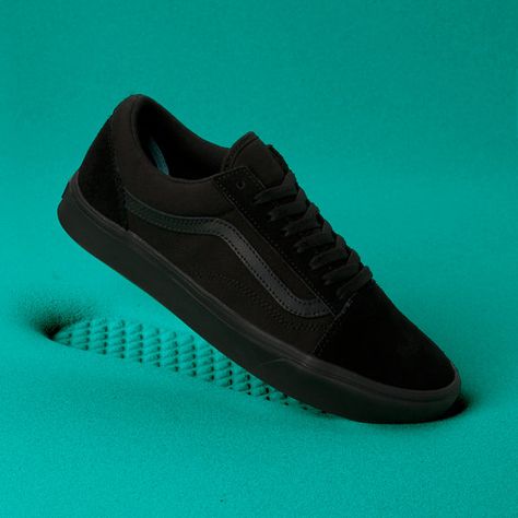 Comfycush Old Skool Shoes | Black | Vans Vans Comfy Cush, Vans Vintage, Black Monochrome, Tenis Vans, Old Skool Black, Vans Store, Black Vans, Nike Roshe Run, Black Leather Shoes