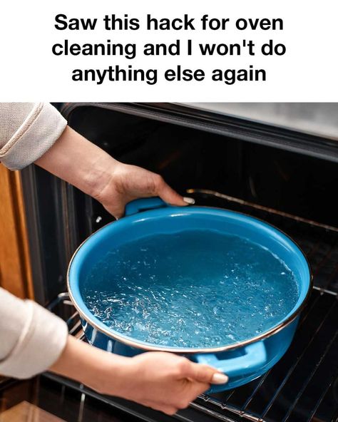 Saw this hack for oven cleaning and I won't do anything else again How To Use Self Cleaning Oven, Cleaning An Oven Best Way To, Home Oven Cleaner, Diy House Cleaning Hacks, Oven Cleaner Hack, Easy Clean Oven Diy, Cleaning Oven Hack, Best Oven Cleaning Hacks, Steam Clean Oven With Vinegar