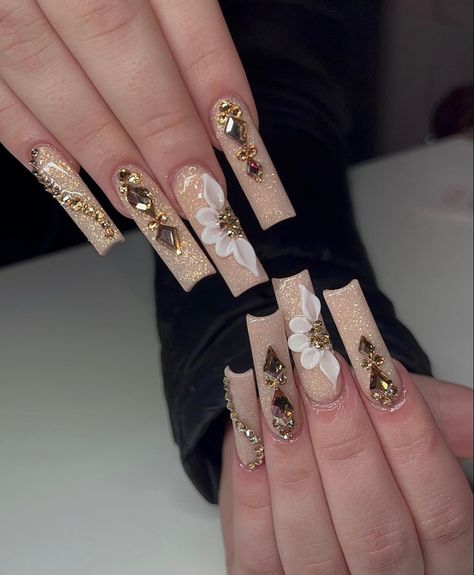 Champagne Nails, Quince Nails, Quinceanera Nails, Red And Gold Nails, Gold Acrylic Nails, Medium Nails, Red Acrylic Nails, Acrylic Nails Coffin Pink, Long Square Acrylic Nails