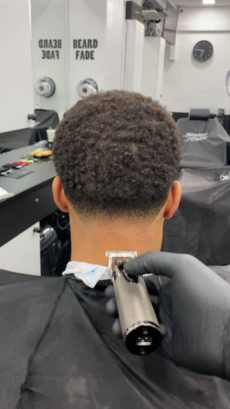 Taper Fade Black, Taper Fade Afro, Afro Hair Fade, Black Man Haircut Fade, High Taper Fade, Taper Fade Short Hair, Waves Hairstyle Men, Fade Haircut Curly Hair, Low Taper Fade Haircut