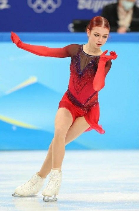 Ice Skating Rink, Alexandra Trusova, Ice Skaters, Figure Skating Dresses, Figure Poses, Skating Dresses, Figure Skater, Wearing Red, Ice Skating