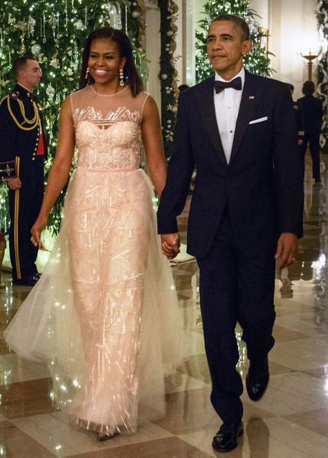 Obama And Michelle, Barack And Michelle Obama, Barack Obama Family, Michelle Obama Fashion, Monique Lhuillier Gowns, Obama Michelle, Michelle And Barack Obama, 8 December, Black Presidents