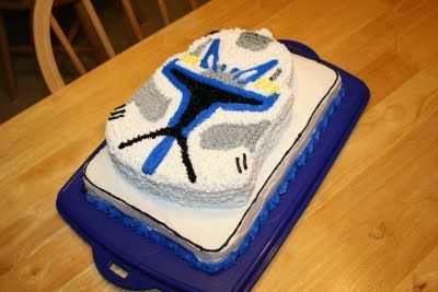 Say It Sweetly: Star Wars: The Clone Wars Cake 02/21/2009 Clone Wars Cake, Storm Trooper Cake, Star Wars Cakes, Snake Party, Star Wars Party Ideas, Star Wars Cake, Party Masks, Star Wars Comics, Rustic Cake