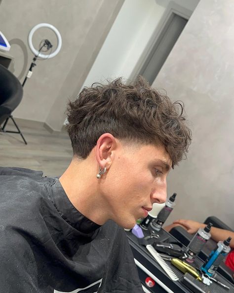 Edgar Taper, Mexican Edgar, Curly Edgar, Men Short Hair Fade, Edgar Haircut, Edgar Cut, Hair Types Men, Taper Fade Short Hair, Fade Haircut Curly Hair