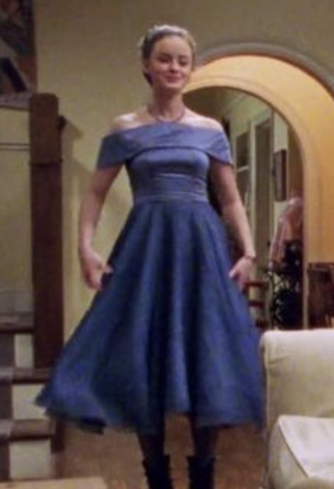 Gilmore Girls Fashion, Gilmore Girls Outfits, Prom Dress Inspo, Prom Girl Dresses, Pretty Prom Dresses, Rory Gilmore, Prom Dresses Blue, Formal Outfit, Gilmore Girls