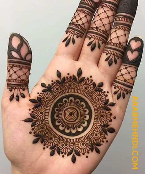 50 Tikki Mehndi Design (Henna Design) - October 2019 Round Mehndi Design, Palm Mehndi Design, Indian Mehndi Designs, Tato Henna, Henna Art Designs, Mehndi Designs For Kids, Modern Mehndi Designs, Mehndi Decor, Mehndi Simple