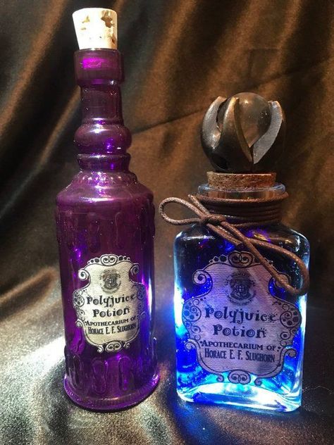 Kylecore Aesthetic, Harry Potter Polyjuice Potion, Slytherin Decor, Polyjuice Potion, Halloween Potion Bottles, Art Bottle, Harry Potter Potions, Purple Bottle, Harry Potter Items