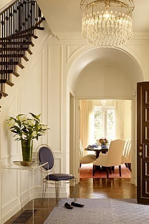 Trend Alert: Paint Your Walls and Trim White (or Cream) - Maria Killam - The True Colour Expert Hallway Colour Schemes, Formal Room, Hallway Colours, Georgian Interiors, Nice Ideas, Classic Interiors, Foyer Decorating, Georgian Homes, English Country House