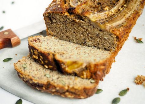 Recette du banana bread IG bas en cas de diabète Sour Cream Banana Bread, Delicious Banana Bread Recipe, Zucchini Banana Bread, Mid Morning Snack, Make Banana Bread, Healthy Banana Bread, Chocolate Banana Bread, Chocolate Chip Banana Bread, Baked Banana