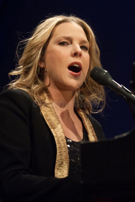 Diana Krall Photos, Musician Clothes, Doro Pesch, Diana Krall, London Ontario, Jazz Musicians, March 4, Jazz Music, Ontario Canada