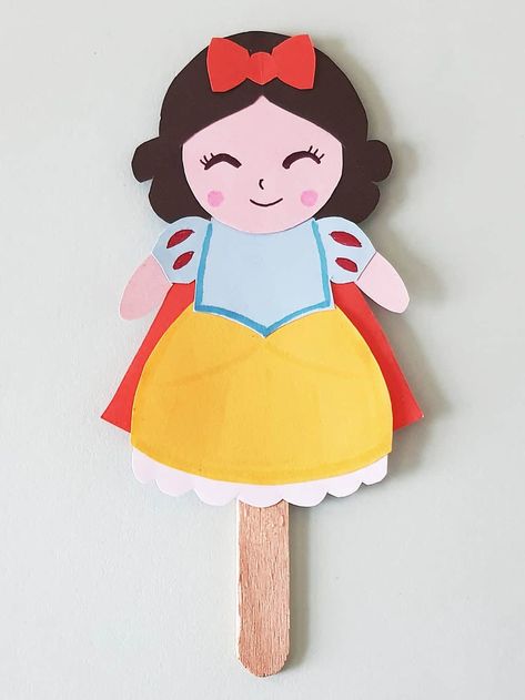 Puppet Snow White Craft for Kids Snow White Paper Craft, Snow White Crafts, Scarlet Overkill, Snow White Movie, Peacock Crafts, Princess Crafts, Activities Preschool, Halloween Craft, Color Crafts