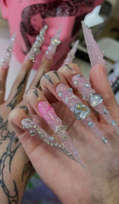 Gucci Nails, Sharp Claws, Drip Nails, Swarovski Nails, Beige Nails, Nails Design With Rhinestones, Long Acrylic Nails Coffin, Exotic Nails, Crazy Nails