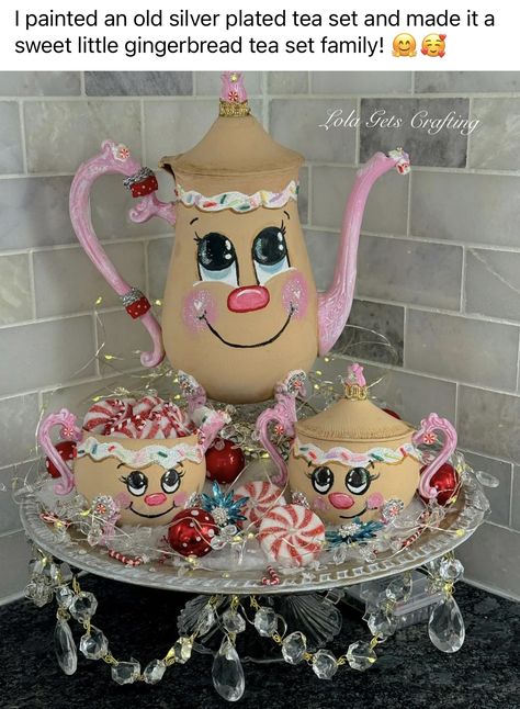 Painted Silver Teapots, Gingerbread Teapot, Gingerbread Faces, Gingerbread Diy Crafts, Christmas Ornament Coloring Page, Teapot Crafts, Diy Christmas Candy, Red Christmas Wreath, Christmas Party Photo