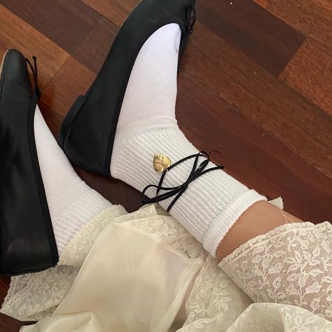 Aesthetic Tiktok, Jane Birkin, White Socks, Girl Guides, Lace Ribbon, Fall Nail Designs, Fall Hair Colors, Autumn Aesthetic, Outfit Inspo Fall