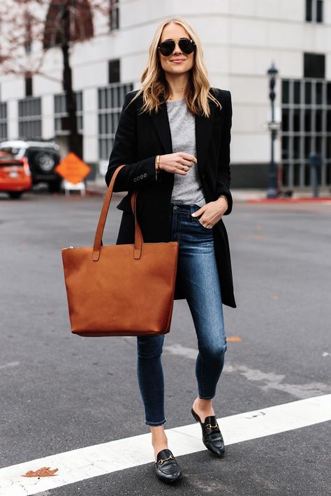 Blonde Woman Wearing SLATE Cognac Tote Black Wool Coat Grey Sweater Denim Skinny Jeans Gucci Mules Outfit Fashion Jackson San Diego Fashion Blogger Street Style Gucci Mules Outfit, Mule Outfits, Mule Shoes Outfit, Mules Outfit, Jeans Gucci, Pijamas Women, Fall Fashion Coats, Loafers Outfit, Amy Jackson