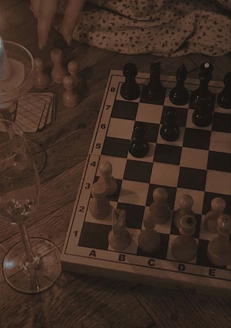 Chaotic Room, Chaotic Room Aesthetic, Queen's Gambit Aesthetic, Chaotic Good, Classic Academia, Playing Chess, Chess Club, Chaotic Academia, Aesthetic Dark Academia