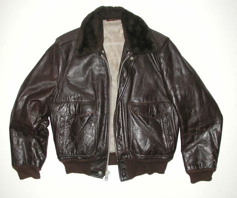 #vintage #jacket #leather #retro #fashion #inspo Harley Davidson Road King, Fuel Gas, Road King, Gas Tank, Vintage Leather Jacket, Flight Jacket, Mode Vintage, Dream Clothes, Fur Collar