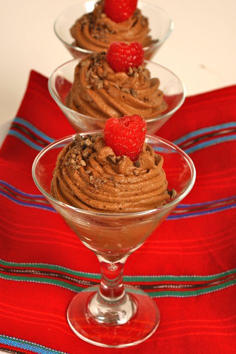 Kahlua Cheesecake, Shot Glass Desserts, Easy Chocolate Mousse, Chocolate Deserts, Cheesecake Mousse, Food Sweet, Mousse Recipes, Vegan Sweets, Easy Chocolate