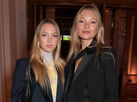 All About Kate Moss' Daughter Lila Moss Kate Moss Daughter, Calvin Klein Campaign, Moss Fashion, Lila Moss, Famous Moms, White Calvin Klein, Ck Logo, Modeling Career, Fresh Face