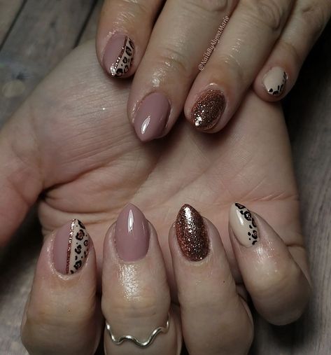 Burgundy Cheetah Print Nails, Glitter Leopard Nails, Rose Gold Nail Ideas, Fall Cheetah Nails, Leopard Print Nail Designs, Leopard Nail Art Designs, Gel Ideas, Rose Gold Nails Glitter, Shorter Nails