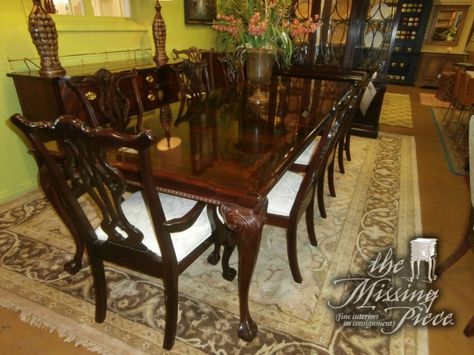 Thomasville Chippendale styled dining room table with flame mahogany top, six (6) side chairs and two (2) arm chairs. Measures 76*43 with (2)18" leaves. As beautiful as Thomasville always is. Thomasville Dining Room Set, Urban Style Kitchen, Classic Dining Room Furniture, Dinner Tables Furniture, Oak Dining Room Set, Dining Chair Makeover, Formal Dining Room Sets, Oak Dining Room Table, Metal Dining Room Chairs