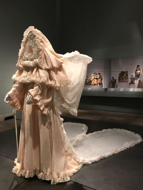 Heavenly Bodies Fashion, Heavenly Bodies, Weird Fashion, Costume Institute, Old Fashion, Fantasy Clothing, Fantasy Fashion, Historical Fashion, Character Outfits