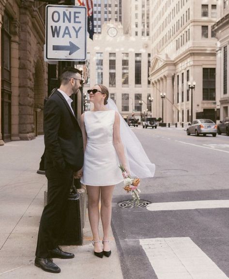 City Hall Wedding Photos, Courthouse Wedding Photos, Amazon Wedding, Courthouse Wedding Dress, Minimal Wedding Dress, Couple Engagement Pictures, Pre Wedding Photoshoot Outdoor, Civil Wedding Dresses, Wedding Court