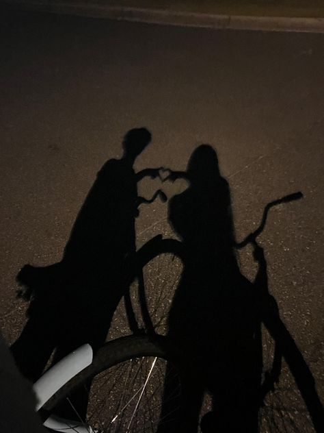 #softlaunch #boyfriend #aesthetic #latenightvibes #biking #neighborhood #relationship #coupleromantic Bicycle Date Aesthetic, Nap Date Aesthetic, Couple Riding Bike Aesthetic, Bike Date Aesthetic, Talking Stage Aesthetic, Biking At Night Aesthetic, Couple Bicycle Aesthetic, Couple Bike Aesthetic, Softlaunch Ideas