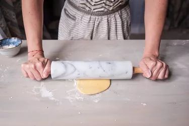 How to Make Homemade Pasta Without a Machine | eHow Homemade Lasagna Noodles Without Machine, Ravioli Dough Recipe, Stroganoff Chicken, Homemade Ravioli Dough, Homemade Lasagna Noodles, Homemade Tortellini, How To Make Ravioli, Make Homemade Pasta, Ravioli Dough