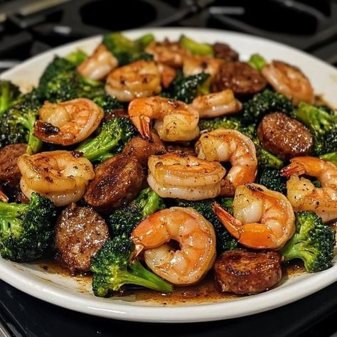 Shrimp Broccoli Sausage, Sausage Shrimp Broccoli Recipes, Honey Shrimp And Broccoli, Honey Garlic Shrimp Sausage And Broccoli, Honey Garlic Butter Shrimp And Broccoli, Garlic Shrimp, Honey Garlic, Smoked Sausage, Shrimp Recipes