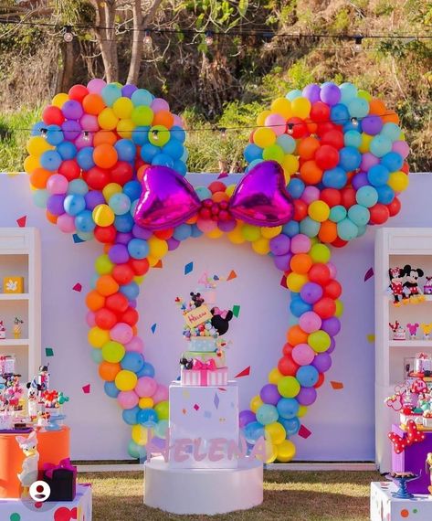 Minnie Mouse Pool Party Ideas, Minnie Mouse Luau, Christening Balloons, Mickey Mouse Crafts, Disney Balloons, Disneyland Birthday, Disney Birthday Party, Second Birthday Ideas, Disney Theme Party