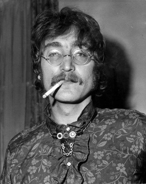 John Lennon, 1967 Jhon Lennon, Sgt Peppers Lonely Hearts Club Band, John Lemon, John Lennon Beatles, Beatles Pictures, Sgt Pepper, Beatles John, Moustaches, The Fab Four