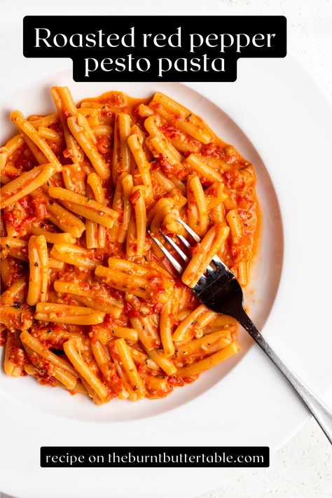 This red pepper pesto pasta has so much flavour and is so simple to make. Roasted red peppers are the perfect base for a smokey homemade pesto. Sweet roasted garlic and fresh thyme add a magic note that creates a delicious vegetarian dinner when mixed into your favourite pasta. Roast Whole Garlic, Pasta With Lemon Sauce, Red Pepper Pesto, Pepper Pesto, Easy Homemade Pasta, Roasted Tomato Pasta, Delicious Vegetarian Dinner, Creamy Tomato Pasta, Red Pesto