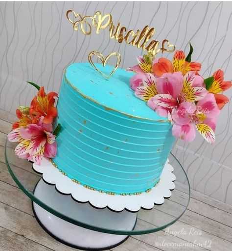 35 Year Old Birthday Cake, Aqua Cake, Tinta Guache, Fiesta Tropical, Strawberry Cakes, Birthday Cakes, Birthday Cake, Pastel, Cake