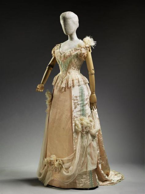 Evening Dress | Unknown | V&A Explore The Collections 1880s Dress, Victorian Era Fashion, 1880s Fashion, Bustle Dress, Victorian Costume, Evening Skirts, Old Dresses, Ladies Gown, Evening Formal