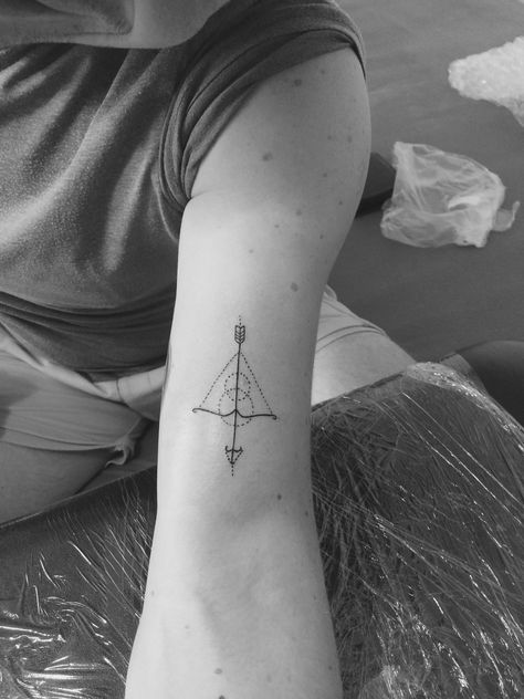 Bow And Arrow Tattoo, Bow Arrow, Clock Tattoo, Arrow Tattoo, Arrow Tattoos, Bow And Arrow, Discreet Tattoos, Bow Arrows, Creative Tattoos