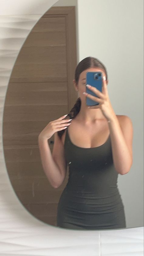 Hair Mirror, Girl With Brown Hair, A Dress, Brown Hair, Girl Hairstyles, Mirror Selfie, Mirror, Hair, Dresses