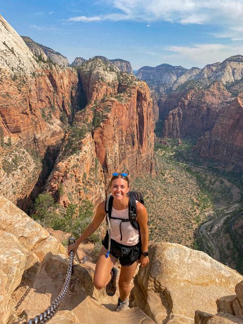 Places To Go With Friends, Zion National Park Photography, Snow Canyon State Park, Hiking Photos, Angel S, Natural Spring Water, Angels Landing, Utah Hikes, Hiking National Parks