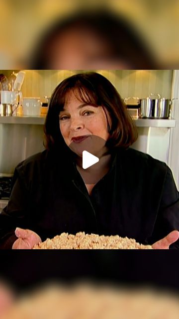 Food Network on Instagram: "Fall weather calls for @InaGarten's old-fashioned apple crisp! 😊🍎  @StreamOnMax for more #BarefootContessa. #StreamOnMax  Get the recipe at the link in our bio!" Ina Garden Apple Tart, Ina Garden Apple Crisp, Ina Garden Apple Pie, Cooking Apple Recipes, Fruit Crumble Recipe, Old Fashioned Apple Crisp, Old Fashioned Apple Pie, Ina Garden, Pie Designs