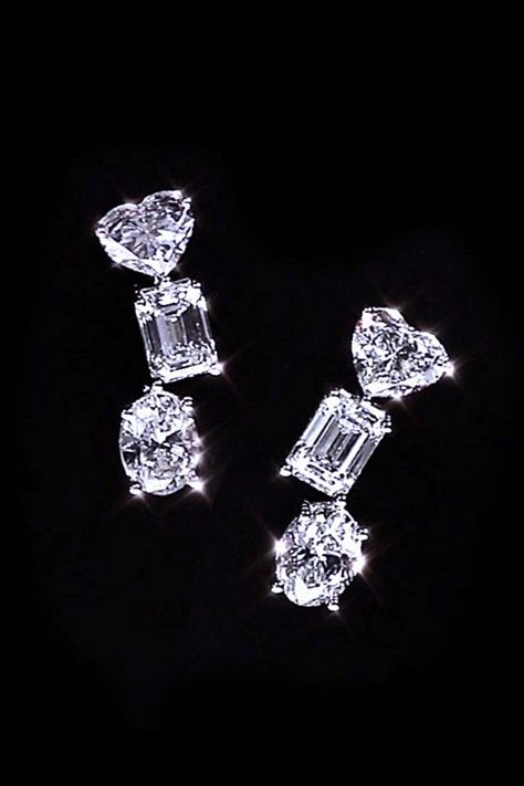 Earrings Expensive, Saphire Jewelry, Emerald Cut Diamond Earrings, Emerald Diamond Earrings, Solitaire Necklace, Cut Earrings, Necklace Layered, Guilty Gear, Jewelry Bracelets Gold