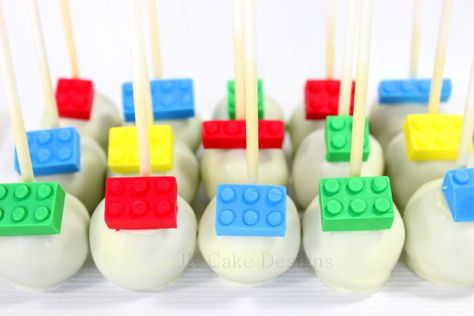 Lego cake pops Lego Cake Pops Ideas, Lego Cakepops, Roblox Cake Pops, Lego Cake Pops, Kids Birthday Treats, Lego Friends Birthday Party, Lego Cookies, School Birthday Treats, Lego Cupcakes