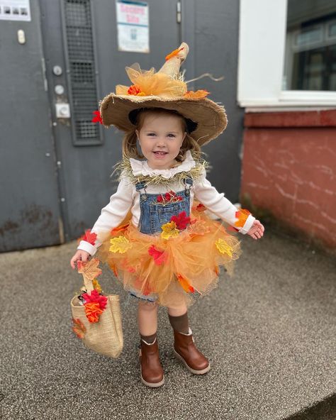 Toddler Scarecrow Costume Girl, Miner Costume, Toddler Scarecrow Costume, Scarecrow Dress, Scarecrow Costume, Farmer Girl, Diy Toddler, Toddler Halloween Costumes, Toddler Costumes