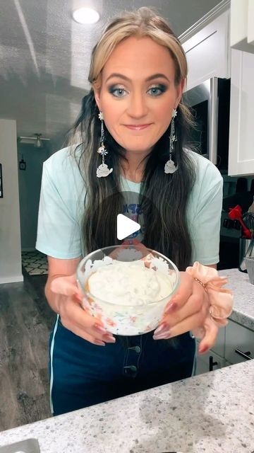 Larissa Krebbs on Instagram: "High Protein Sausage Gravy and Biscuits!  Gravy: 197 Cals/22g P/11g NC Gravy and Bunz: 267 Cals/23g P/12g NC #recipe #cooking #cook #mealideas #mealinspo #sausagegravy #biscuitsandgravy #highprotein #lowcarb #lowcalorie #highproteinmeals #lowcarbmeals #lowcaloriemeals #macrofriendly #macrofriendlyrecipes #weightloss #wls #weightlossrecipes #delish #foodie #food #foodblogger #caloriedeficit #caloriecounting" Bariatric Low Carb High Protein, Cottage Cheese Sausage Gravy, High Protein Biscuits And Gravy, Macro Friendly Biscuits And Gravy, High Protein Sausage Gravy, Low Calorie Biscuits And Gravy, High Protein Low Calorie Cottage Cheese Cinnamon Rolls, Low Fat Biscuits, Protein Biscuits