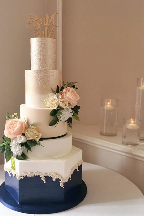 One beautiful cake option looks a showstopper for your big day. Personally, this cake photographs beautifully. Keep it to your wedding inspiration. Navy And Blush Wedding Cake, Blush Wedding Cake, Navy And Blush Wedding, Blush Wedding Cakes, Bridal Cake, Navy And Blush, Luxury Wedding Cake, Keep It To Yourself, Luxurious Wedding