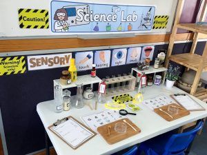 Science Lab Preschool, Play Science Lab, Kids Science Lab, Fall Sunday, Play Preschool, Kids Lab, Toddler Board, Science Room, Kitchen Science