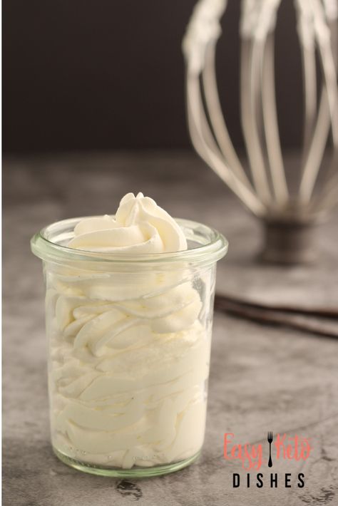 Vanilla Bean Whipped Cream - Fluffy, Sweet and So Yummy! Vanilla Bean Whipped Cream, Ketogenic Desserts, Keto Christmas, Cake Vanilla, Low Carb Fruit, Keto Friendly Desserts, Low Carb Dessert, Homemade Whipped Cream, Homemade Vanilla